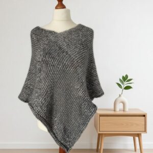 Handgestrickter Poncho Felsgrau Graumeliert Merino Alpaka Größe M-L – AlteLiebeHamburg