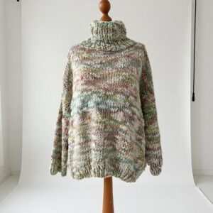 Handgestrickter Rollkragenpullover Frühlingswiese Naturtöne Merino Einzelstück Größe M-L – AlteLiebeHamburg