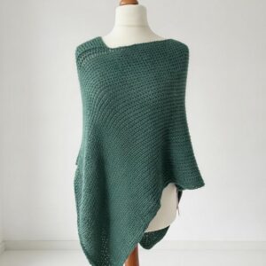 Handgestrickter Poncho Tiefwasser Seegras Merinowolle Einzelstück Größe M-L – AlteLiebeHamburg