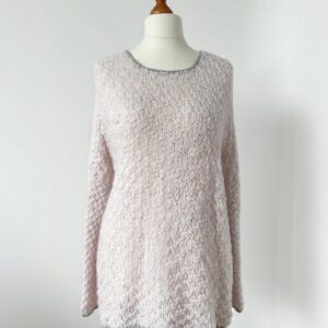Handgestrickter Pullover Puderlicht Roseton Grau Mohair Einzelstück Größe M-L – AlteLiebeHamburg