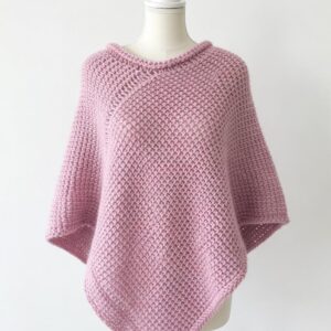 Handgestrickter Poncho Soft Caramel Merino Schurwolle Größe M-L – AlteLiebeHamburg
