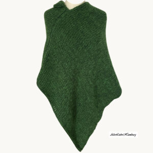 Handgestrickter Poncho in Tannengrün aus Merino und Mohair, AlteLiebeHamburg