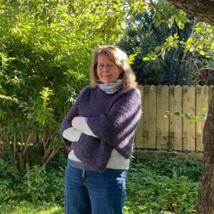 aubergine-farbener Poncho, weicher Fall